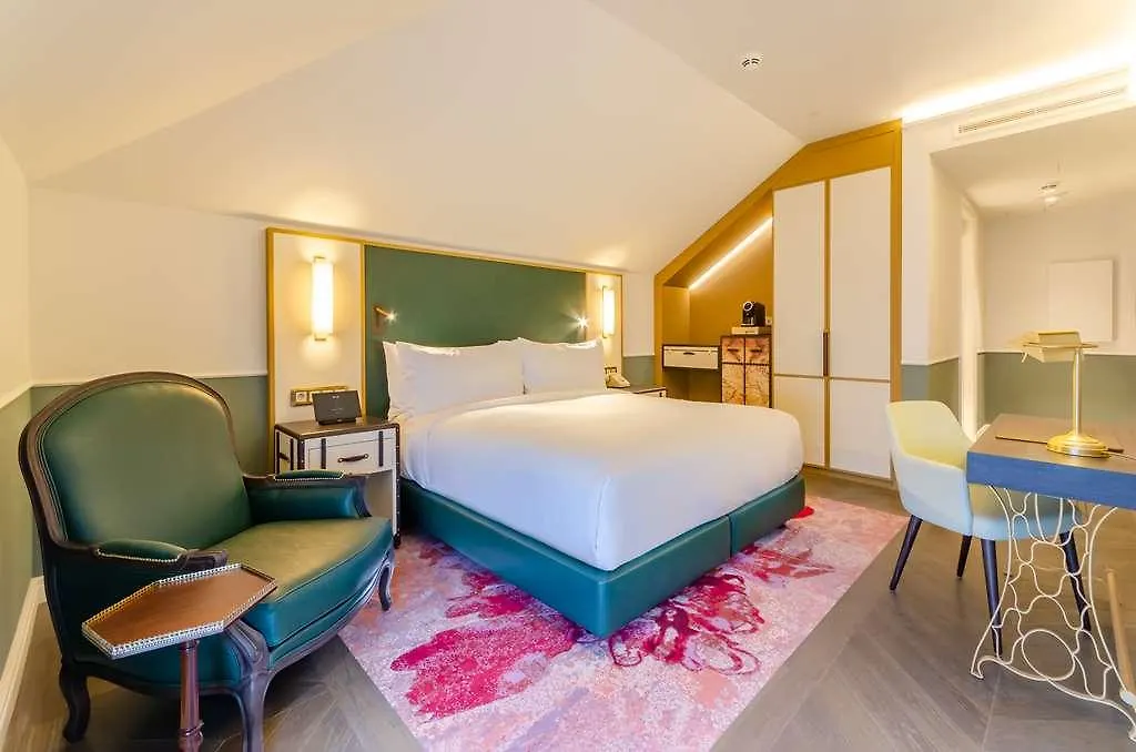 The Emerald House Lisbon - Curio Collection By Hilton