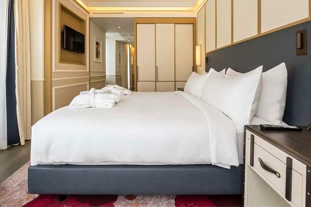 **** Hotel The Emerald House Lisbon - Curio Collection By Hilton Portugal