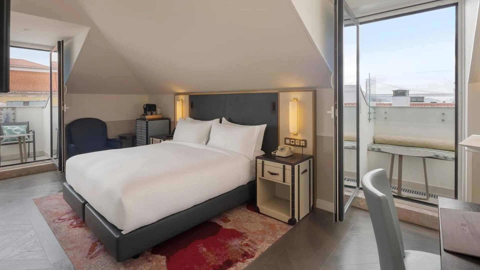 Hotel The Emerald House Lisbon - Curio Collection By Hilton