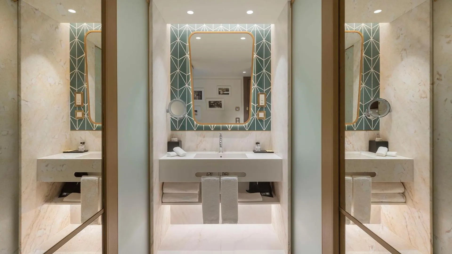 The Emerald House Lisbon - Curio Collection By Hilton 4*,