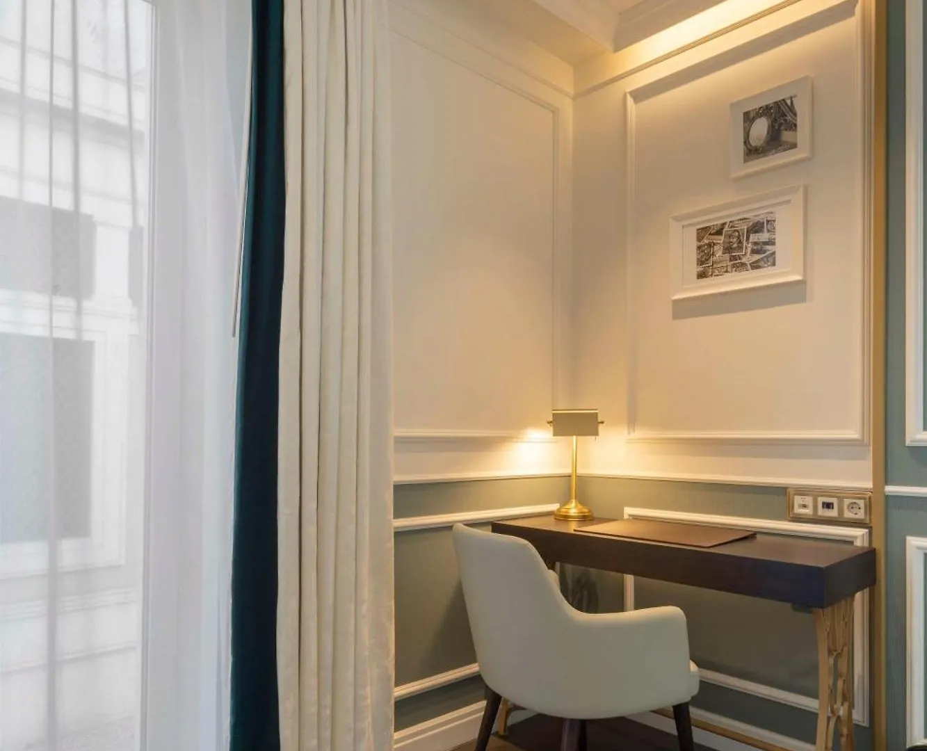 The Emerald House Lisbon - Curio Collection By Hilton