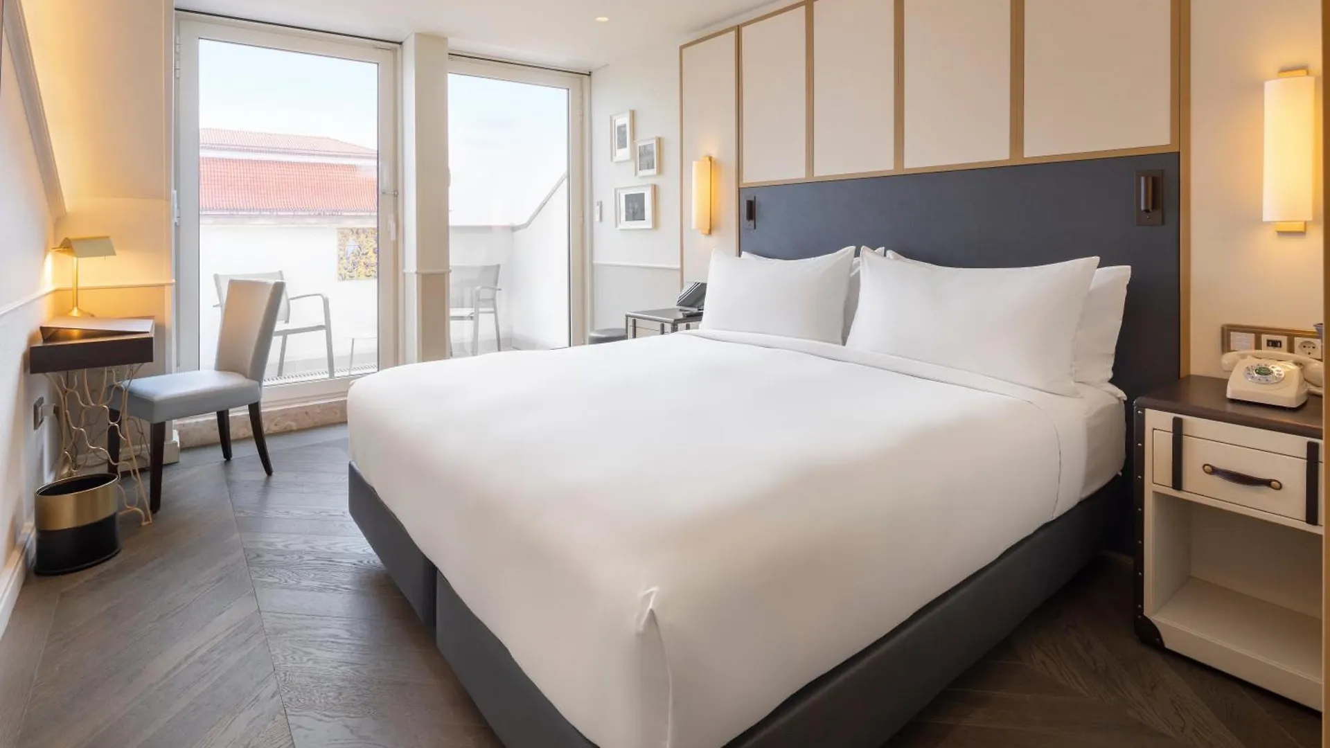 The Emerald House Lisbon - Curio Collection By Hilton