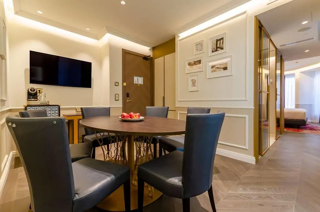 Hotell The Emerald House Lisbon - Curio Collection By Hilton