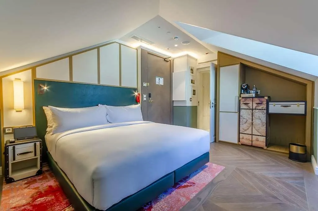 The Emerald House Lisbon - Curio Collection By Hilton Hotel