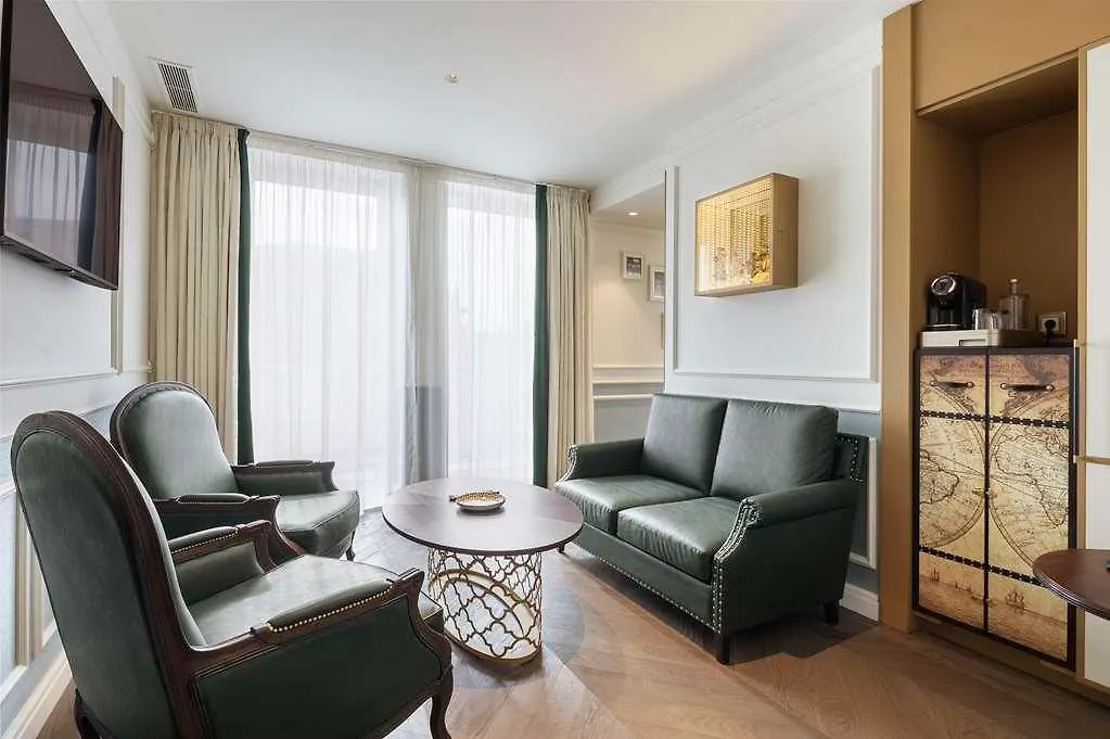 Hotel The Emerald House Lisbon - Curio Collection By Hilton