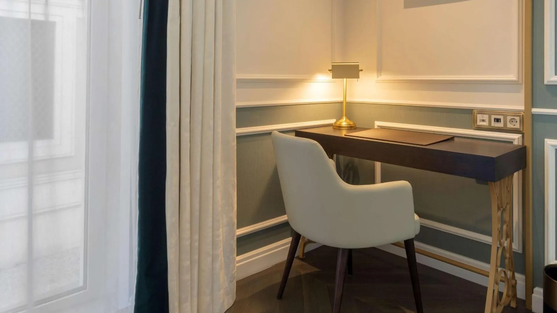 Hotel The Emerald House Lisbon - Curio Collection By Hilton