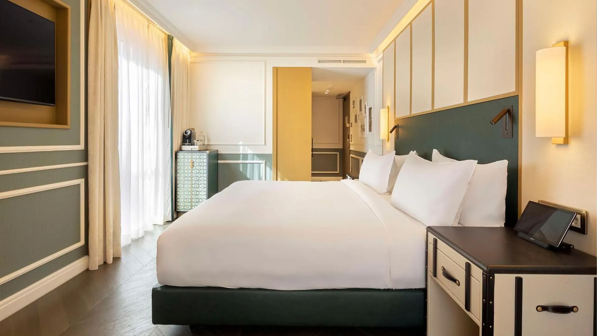 The Emerald House Lisbon - Curio Collection By Hilton 4*,  葡萄牙